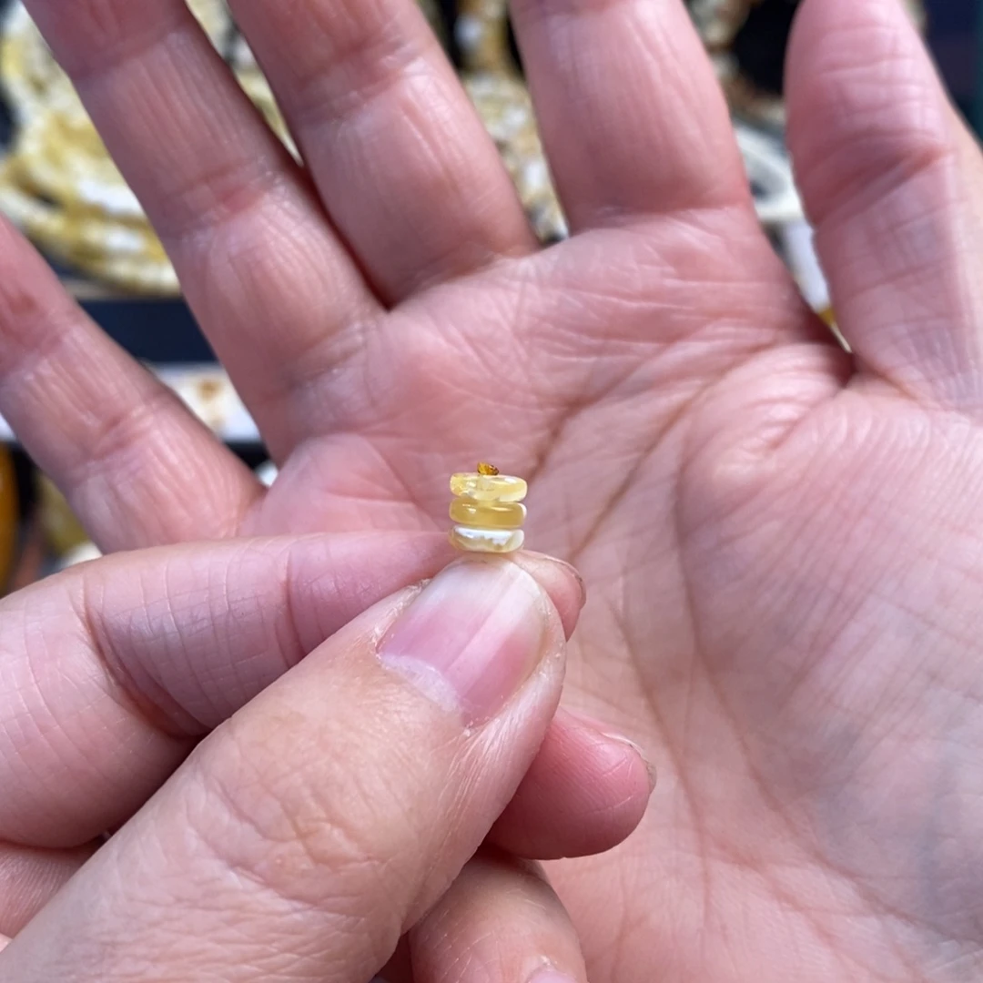 钟***️蜜蜡未镶嵌裸石金瓷白隔片6