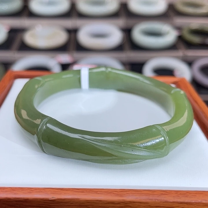 和田玉未镶嵌手镯（新疆若羌黄口）