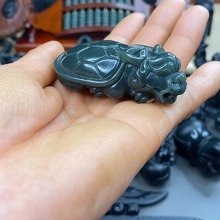 和田玉（青玉）未镶嵌把件