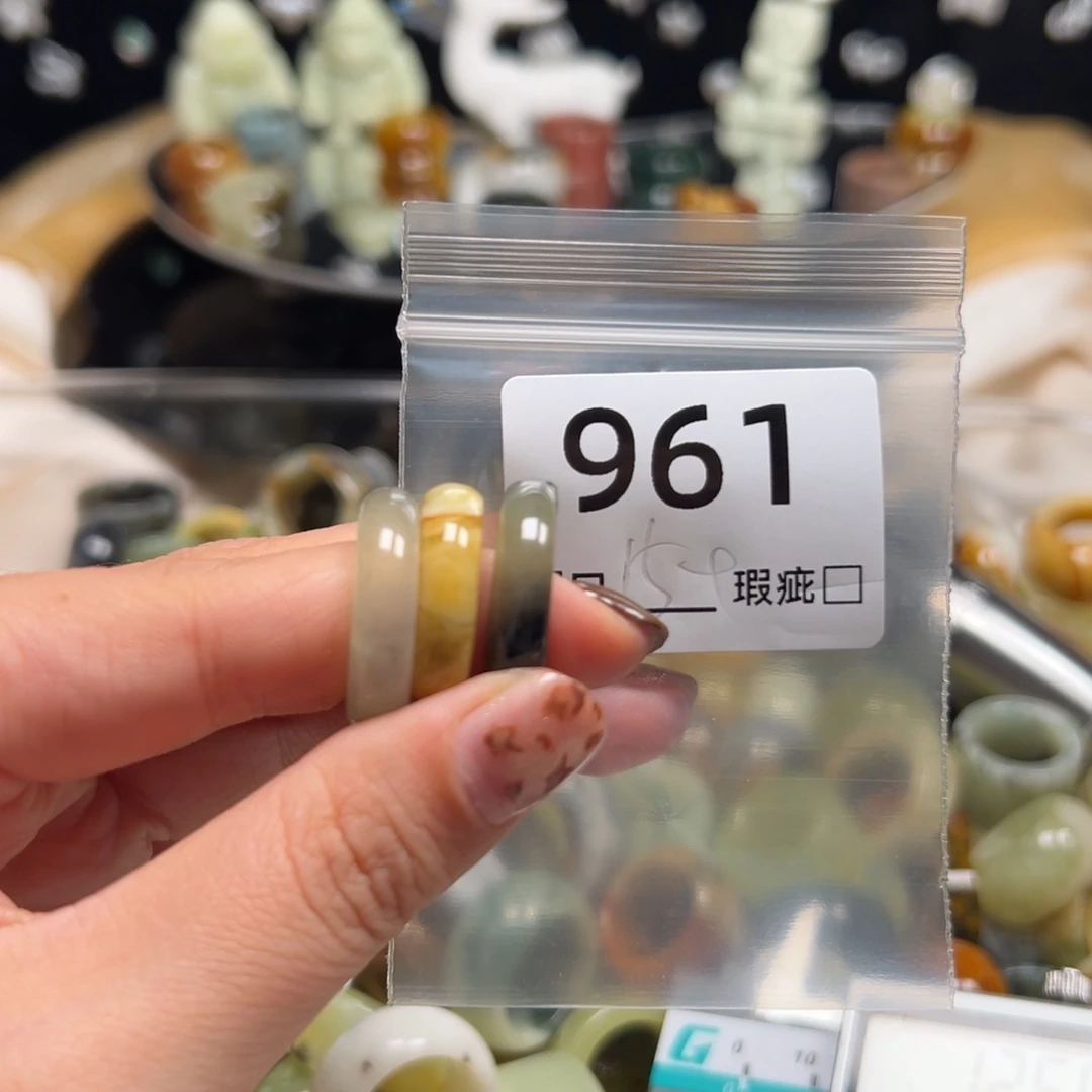 队****蛇纹石玉未镶嵌戒指