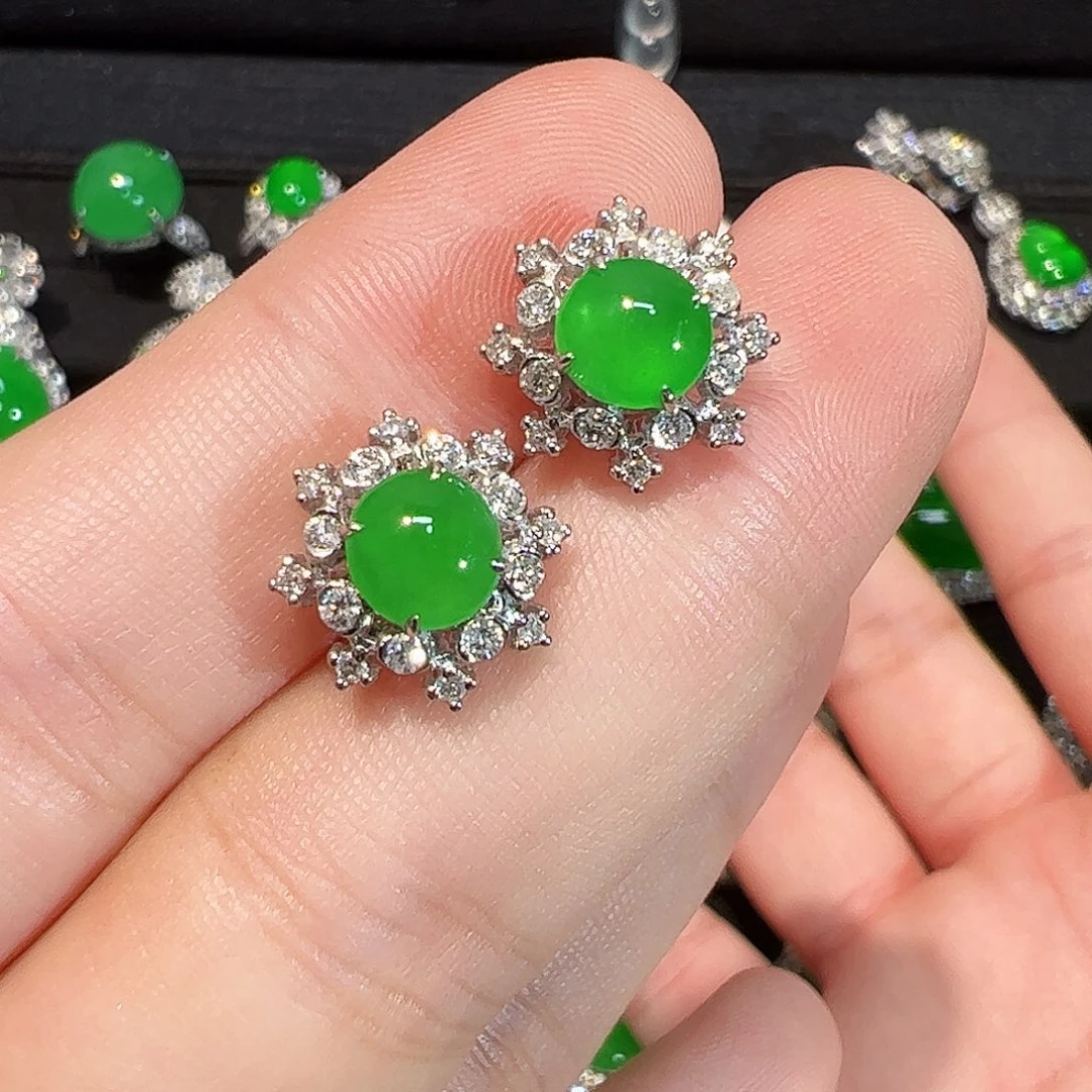 翡翠18K金镶嵌耳饰蛋面