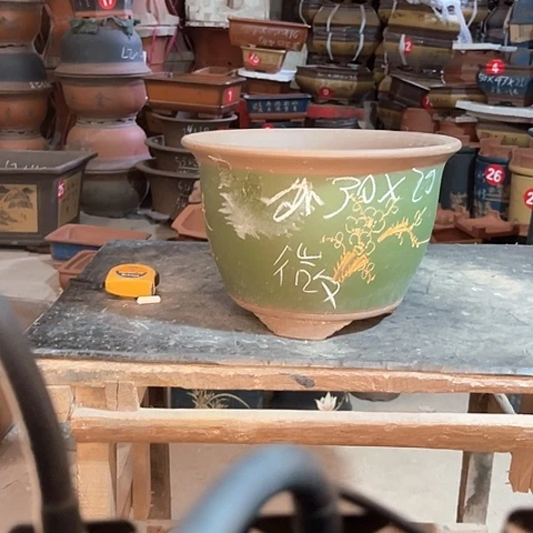 紫砂花盆金钟一个