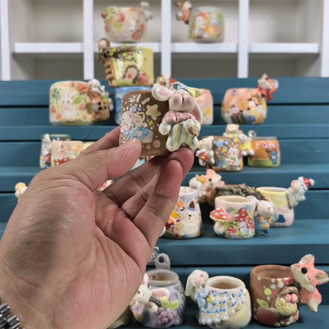 甜***C小丑兔子 手绘多肉花盆