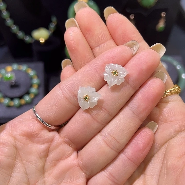 和田玉银S925镶嵌耳饰