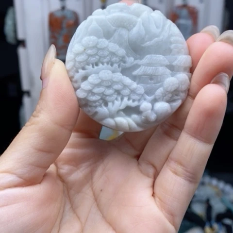 翡翠颈饰未镶嵌翡翠