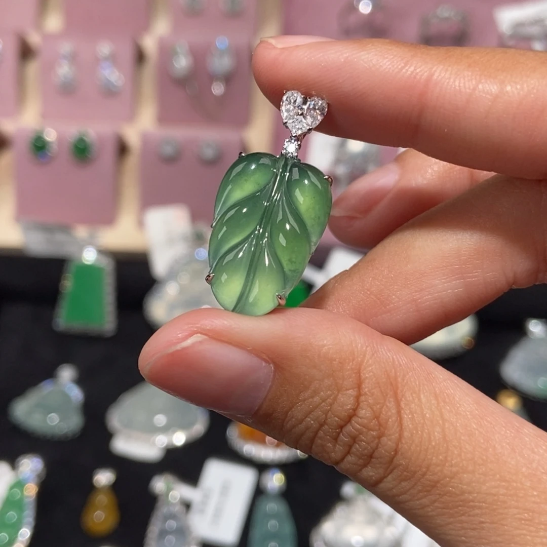 翡翠18K金镶嵌颈饰纯天然缅甸翡翠A货叶子