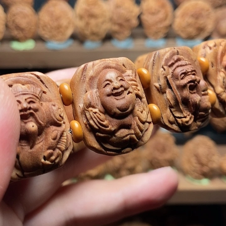 大桃核浮雕神仙汇