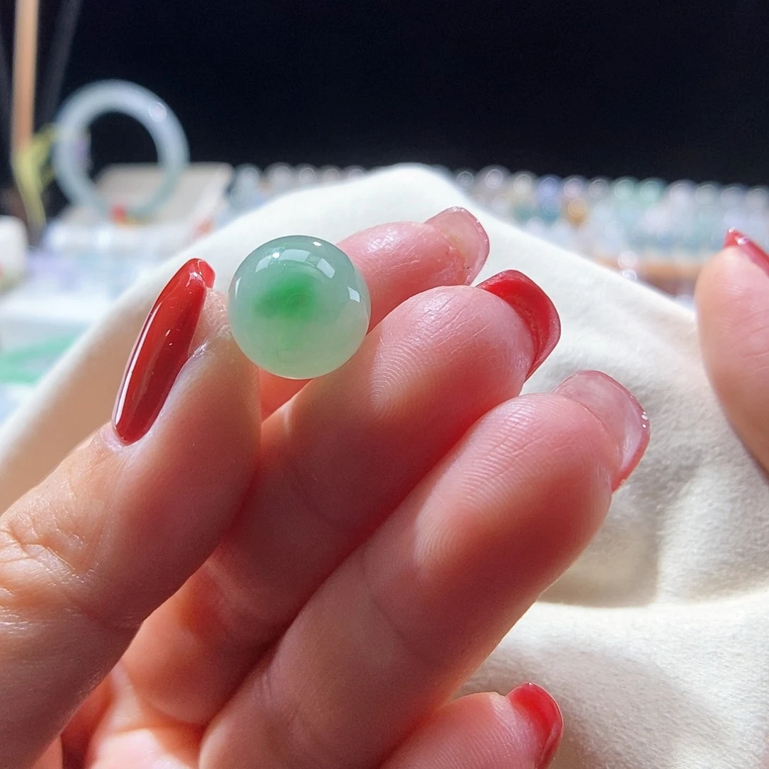 翡翠未镶嵌颈饰圆珠12.4