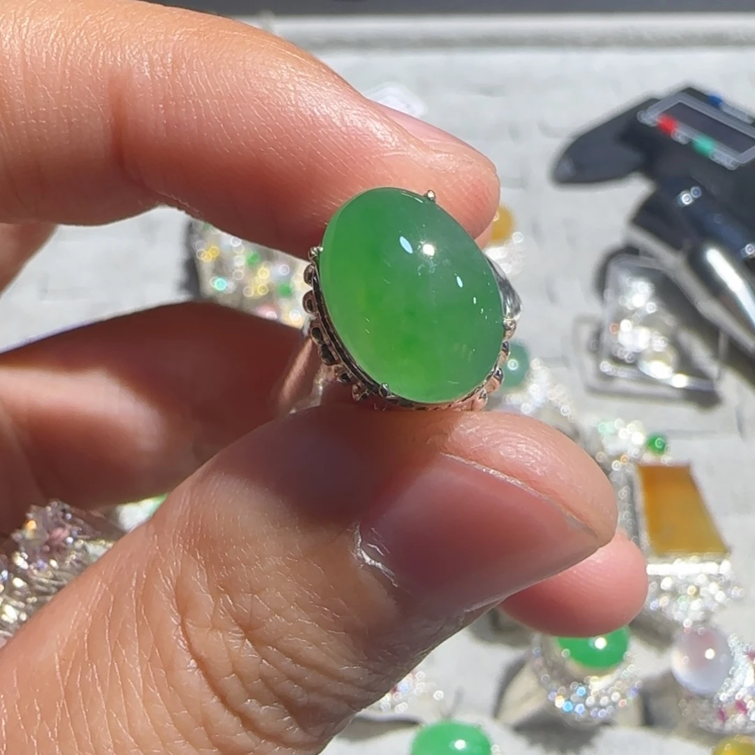 小***妮翡翠未镶嵌戒指翡翠