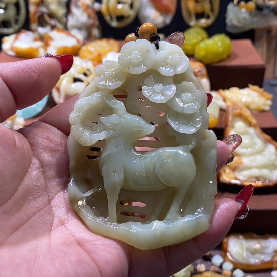 蛇纹石玉颈饰未镶嵌