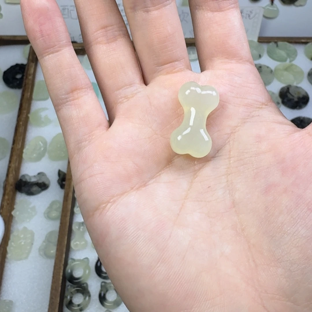 红***_蛇纹石玉未镶嵌项链