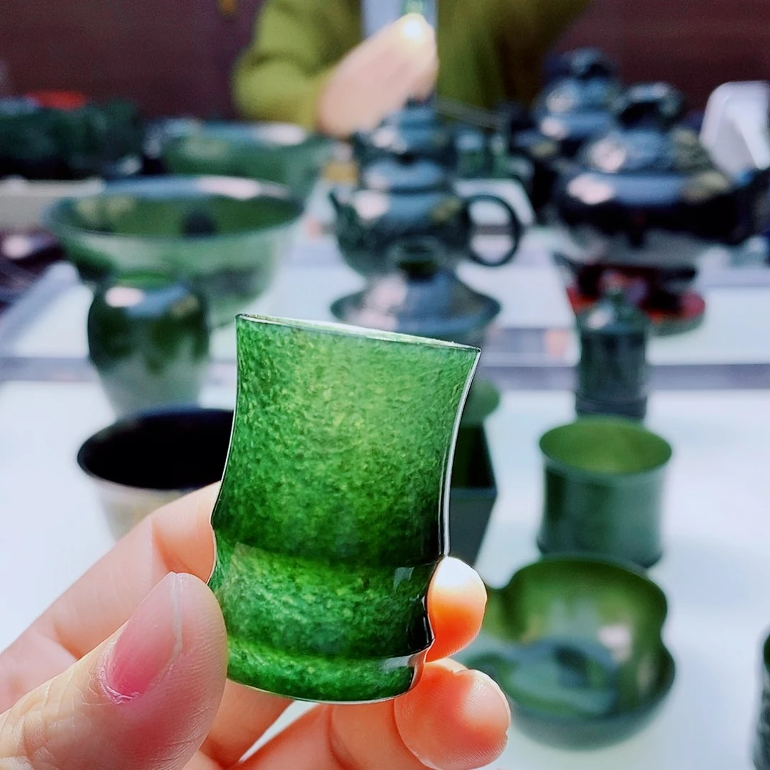 未镶嵌和田玉摆件微瑕