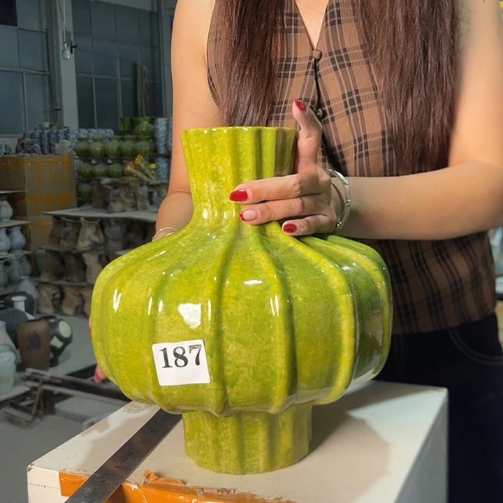 景德镇陶瓷花瓶微瑕介意勿拍