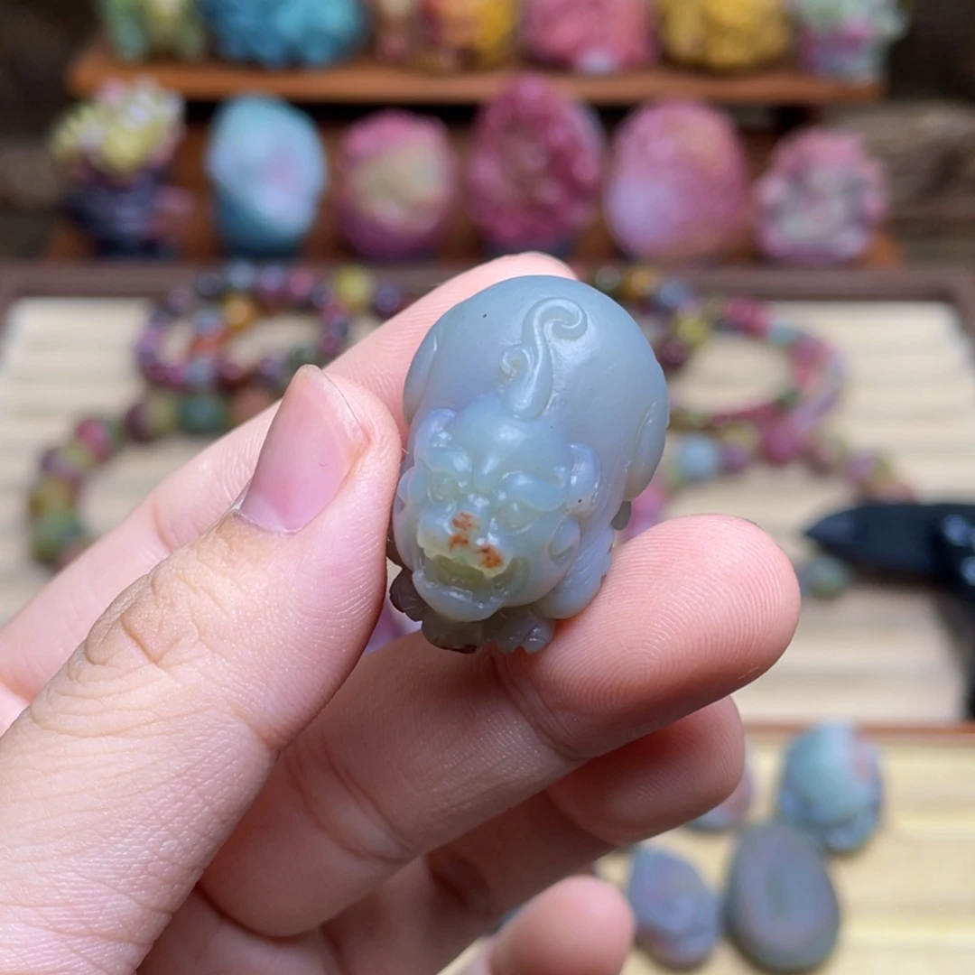 ****格未镶嵌玛瑙/玉髓珠宝半成品盐源玛瑙蓝色貔貅