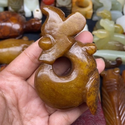 蛇纹石玉未镶嵌颈饰70