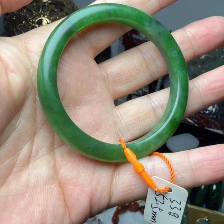和田玉（碧玉）未镶嵌手镯