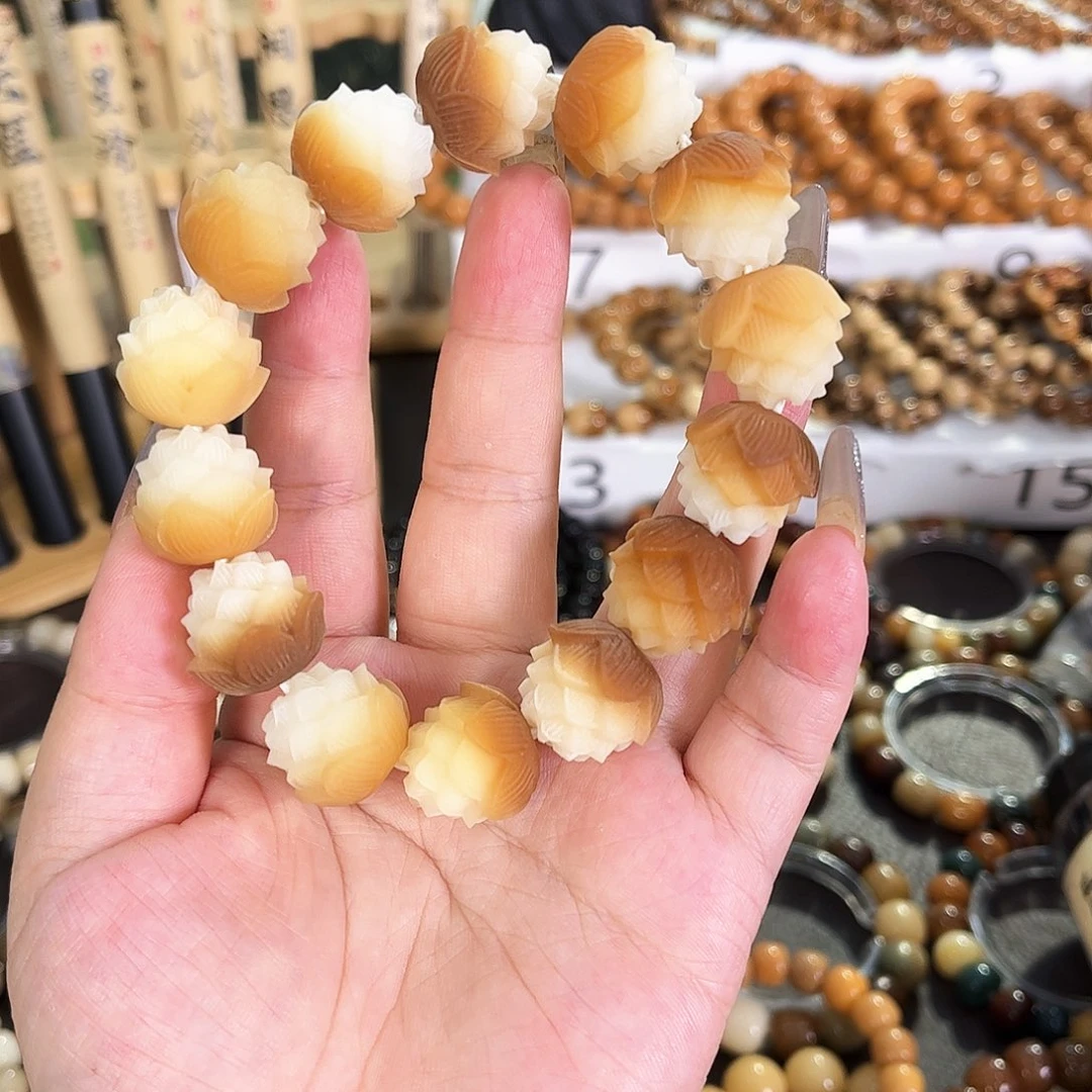 白玉菩提吊坠手串