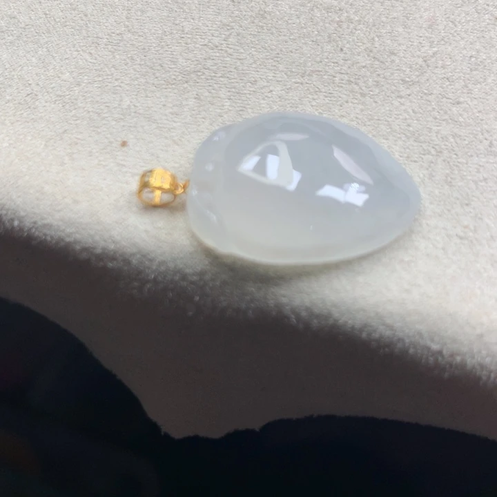 翡翠颈饰18K金镶嵌吊坠