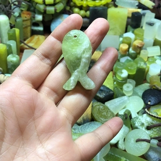 未镶嵌岫玉吊坠岫