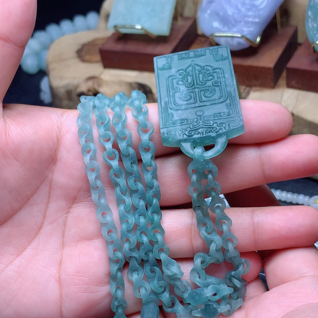 大***儿定制翡翠未镶嵌翡翠