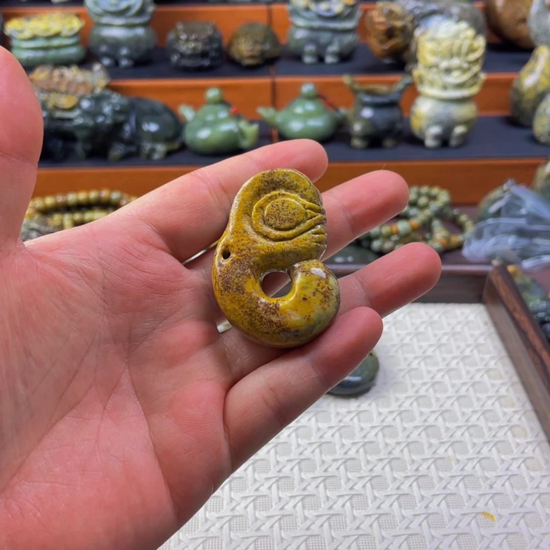 【闪购商品】未镶嵌岫岩河磨玉（透闪石质玉）挂件