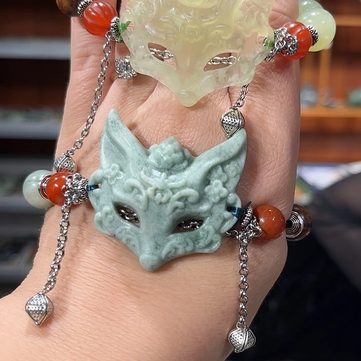 颈饰未镶嵌和田玉（糖玉）