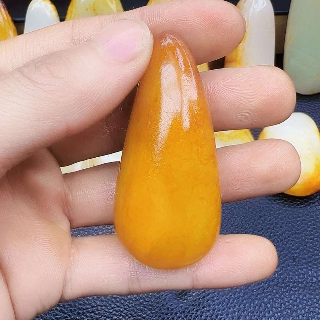 和田玉未镶嵌珠宝奇石