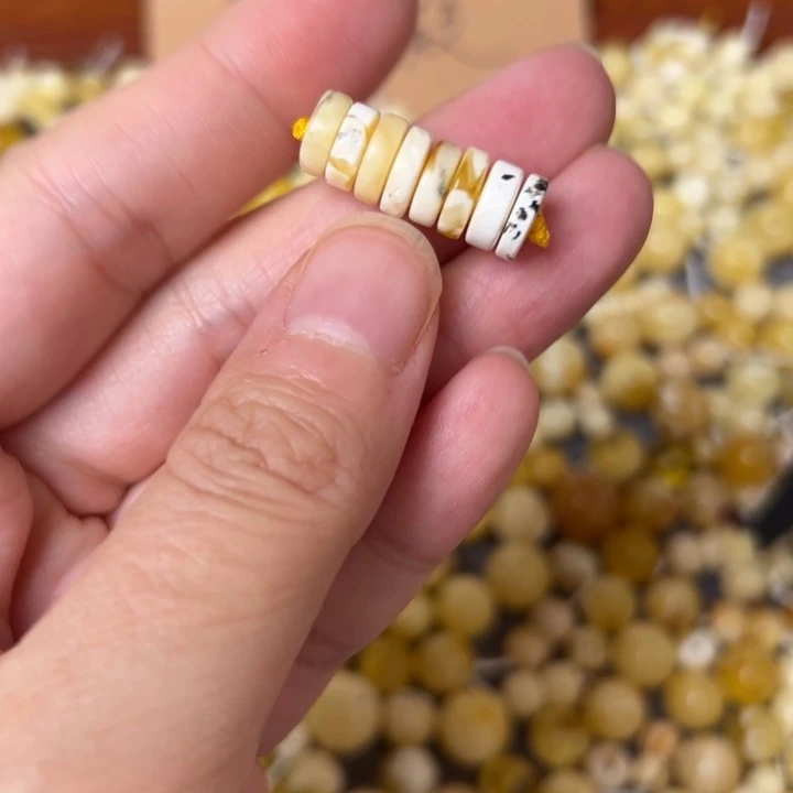 蜜蜡未镶嵌裸石8.5mm一组