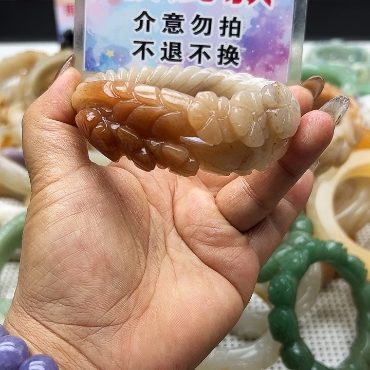 未镶嵌手镯石英岩玉