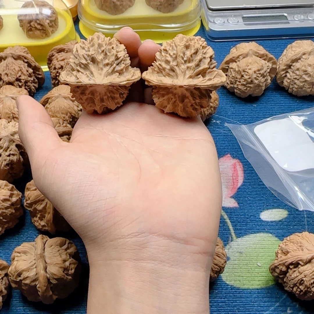 文玩核桃吊坠帝王48