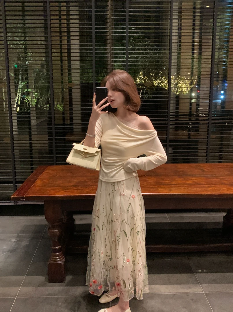 【芝士Cheese】青风破白 早春气质纯色通勤蕾丝堆堆领长袖针织上衣