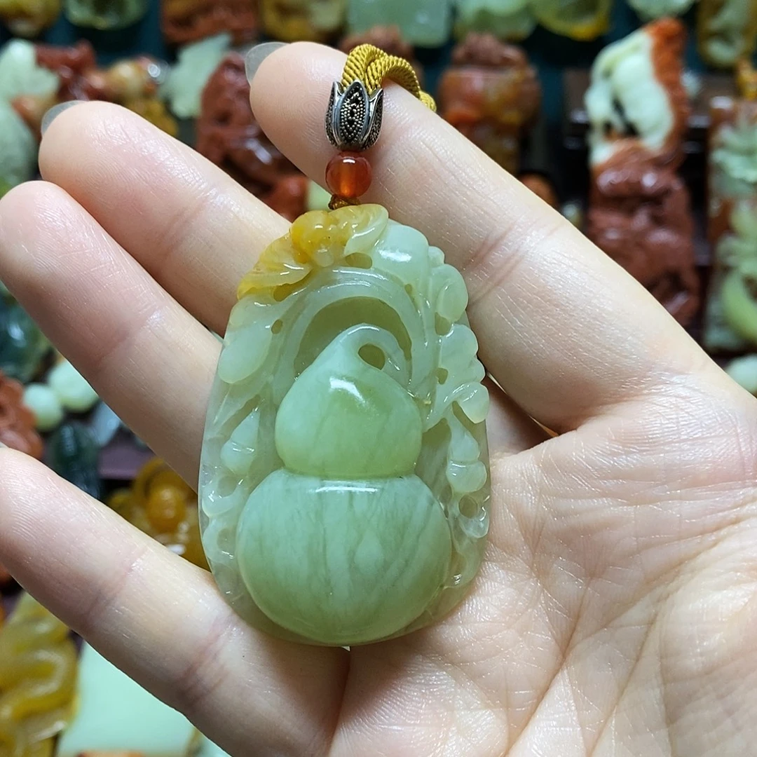 岫玉未镶嵌吊坠(赠链)