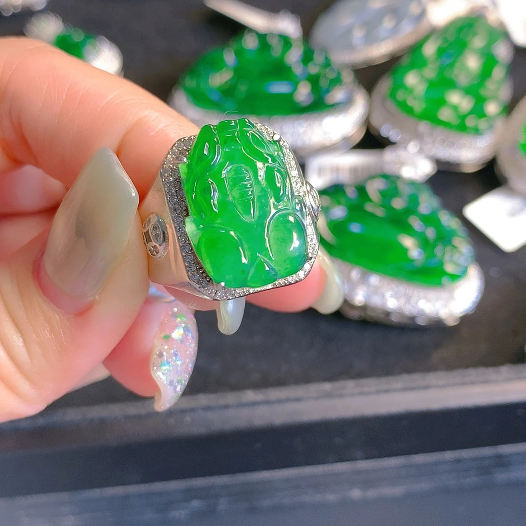 翡翠颈饰银S925镶嵌翡翠