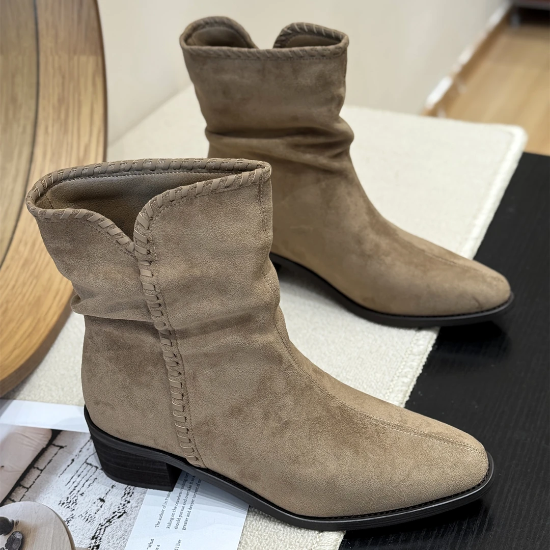 英伦尖头粗跟套筒西部短靴女2025新款秋冬中跟褶皱超火编织瘦瘦靴
