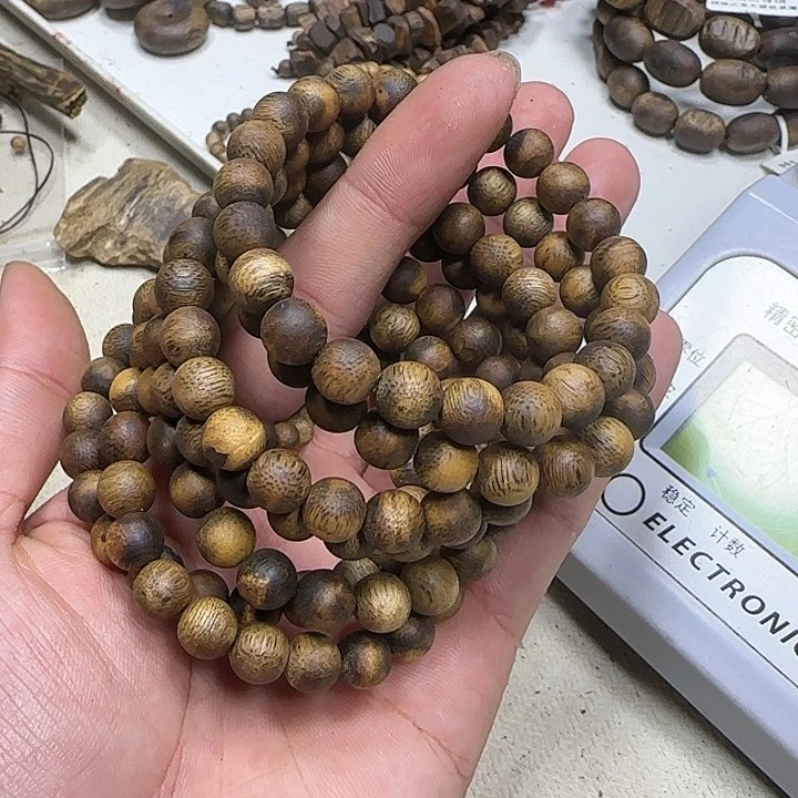 沉香沉香碎屑奇楠沉香圆珠单圈0.8-4g多样性发一条