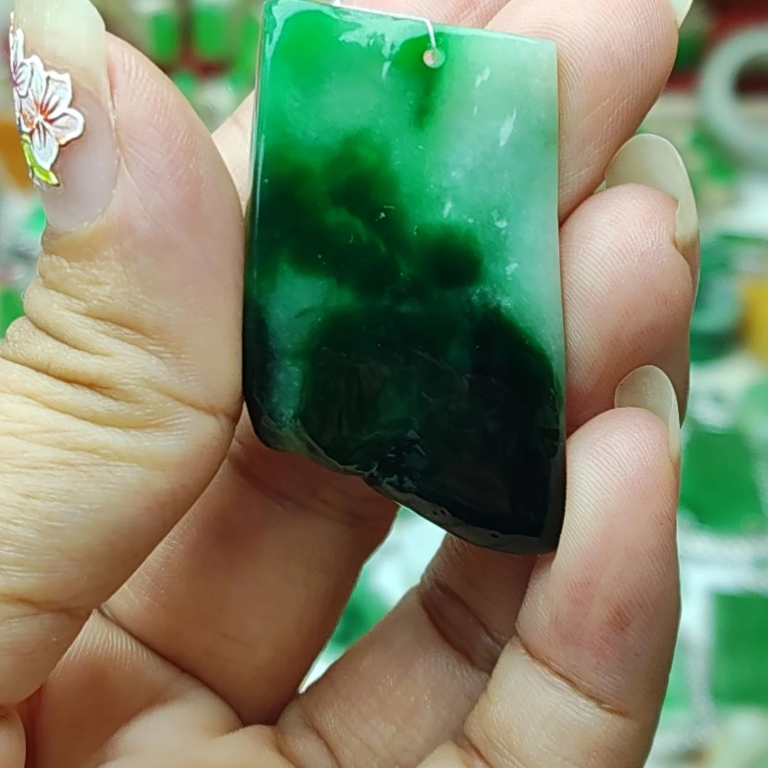 翡翠未镶嵌颈饰54