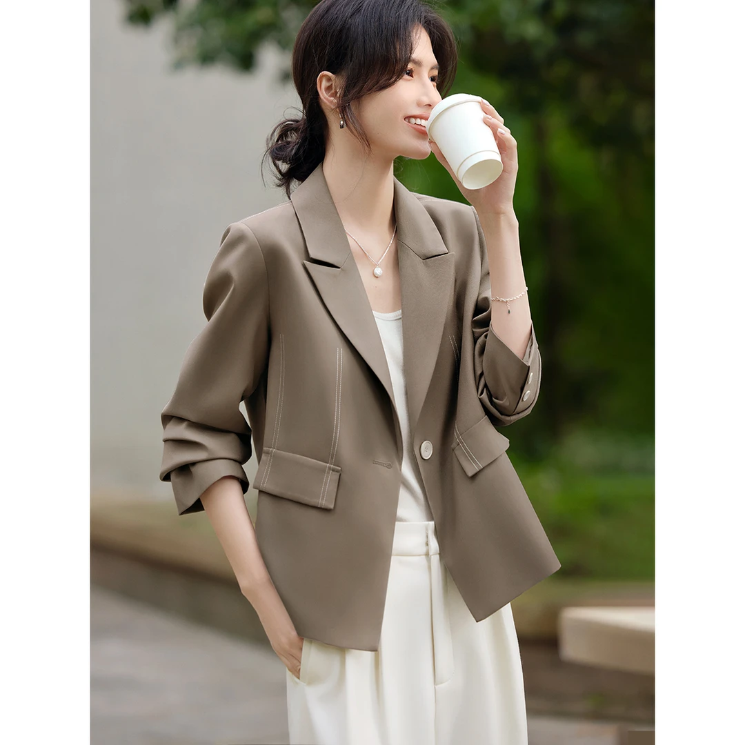 XWI/欣未通勤休闲短款设计感西装2025秋季新款撞色压线小个子8508