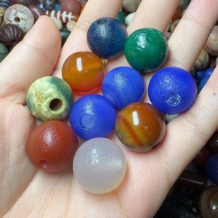 佛***行玛瑙/玉髓未镶嵌玛瑙