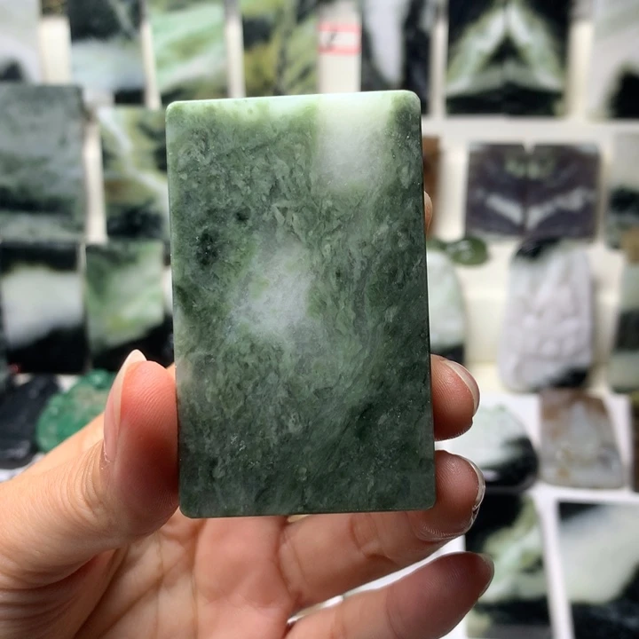 独山玉未镶嵌颈饰