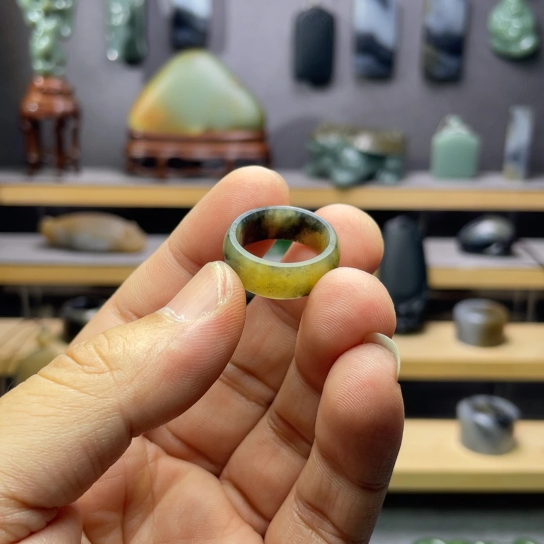 和田玉未镶嵌挂件拾**昧