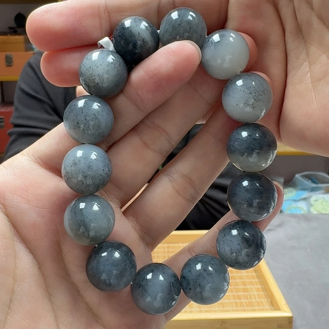 和田玉未镶嵌手串青花