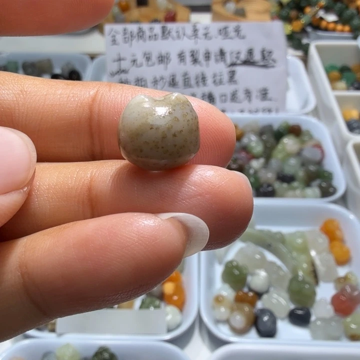 和田玉未镶嵌珠宝奇石