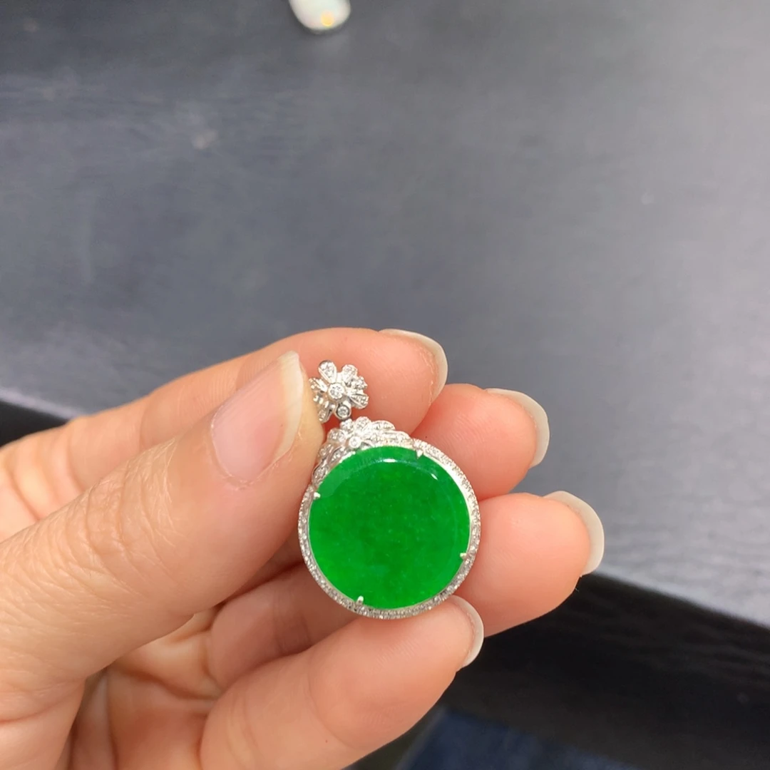 翡翠18K金镶嵌吊坠(不含链)