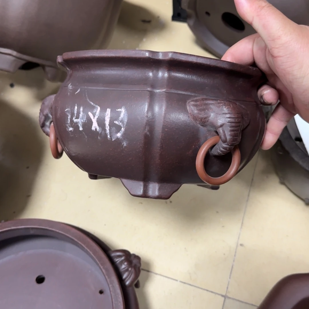 紫砂花盆呜呜呜呜