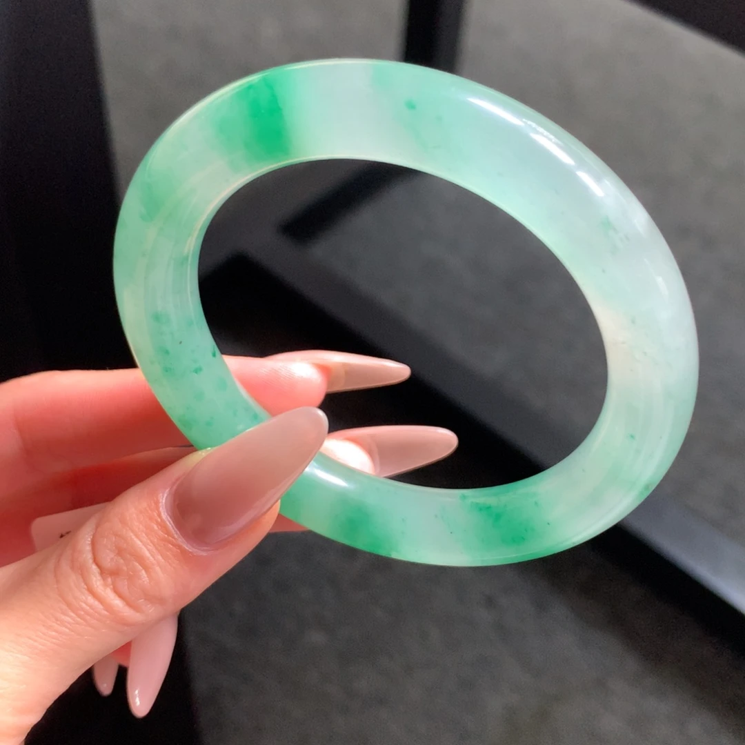 石英质玉未镶嵌手镯