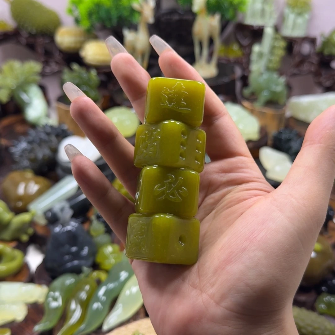 蛇纹石玉未镶嵌手把件方块