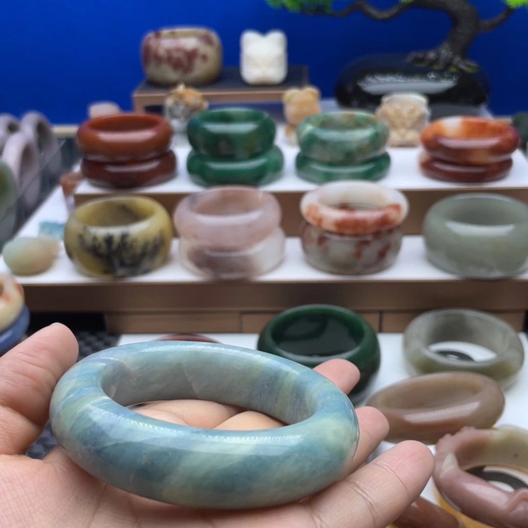 石英质玉手镯未镶嵌