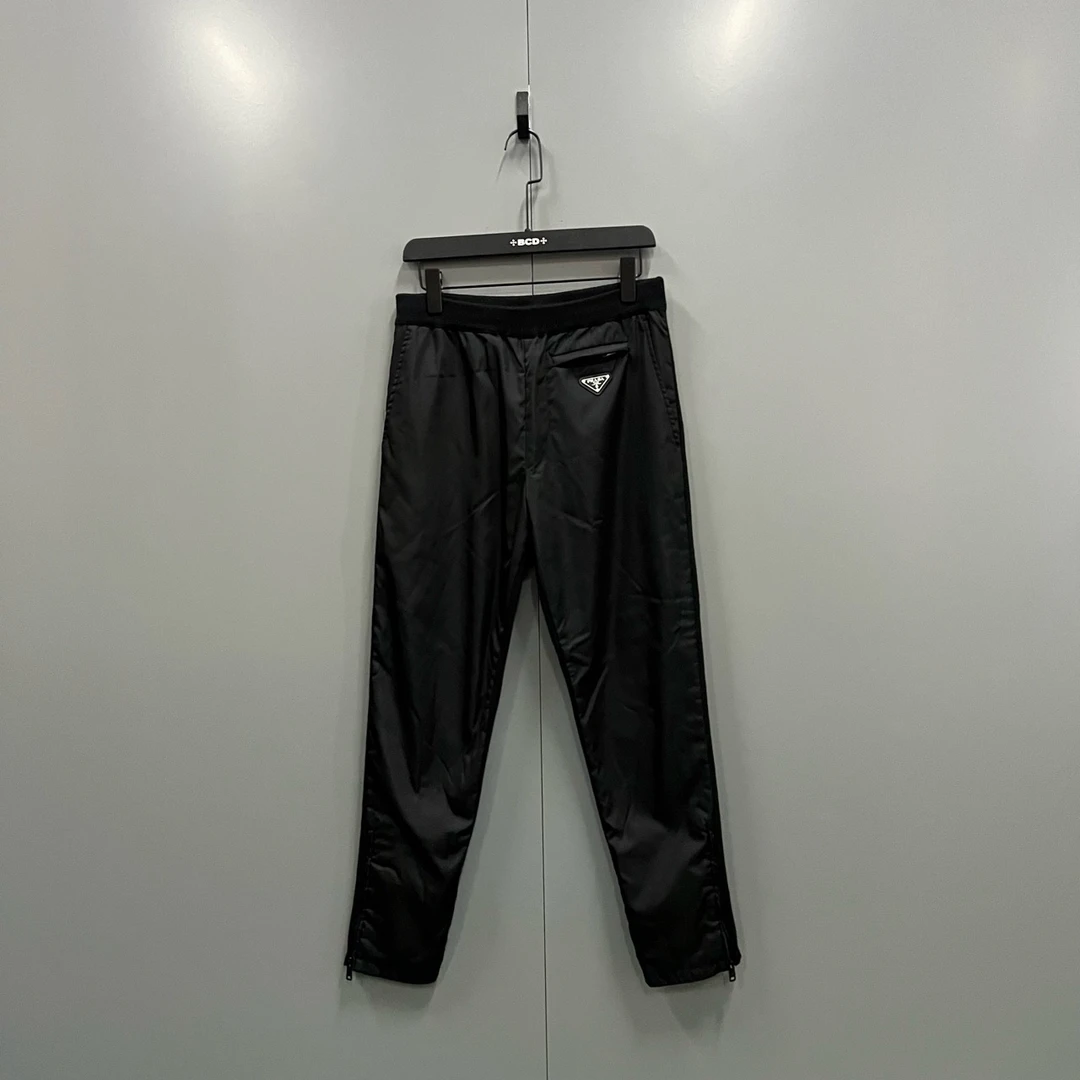 95新 Prada/普拉达 黑色三角标logo长裤 46码/bc008371