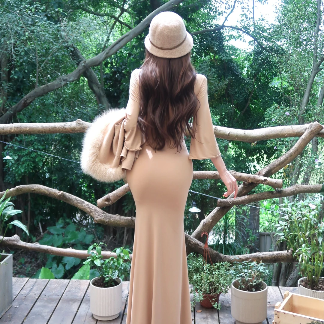 WW定制「凯莉日记」时尚休闲显瘦网红长款小众设计感连衣裙