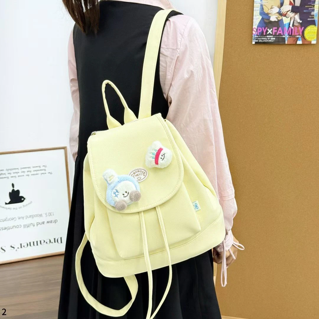 新款可爱小众设计百搭旅游背包休闲韩版学生包高颜值出游双肩背包
